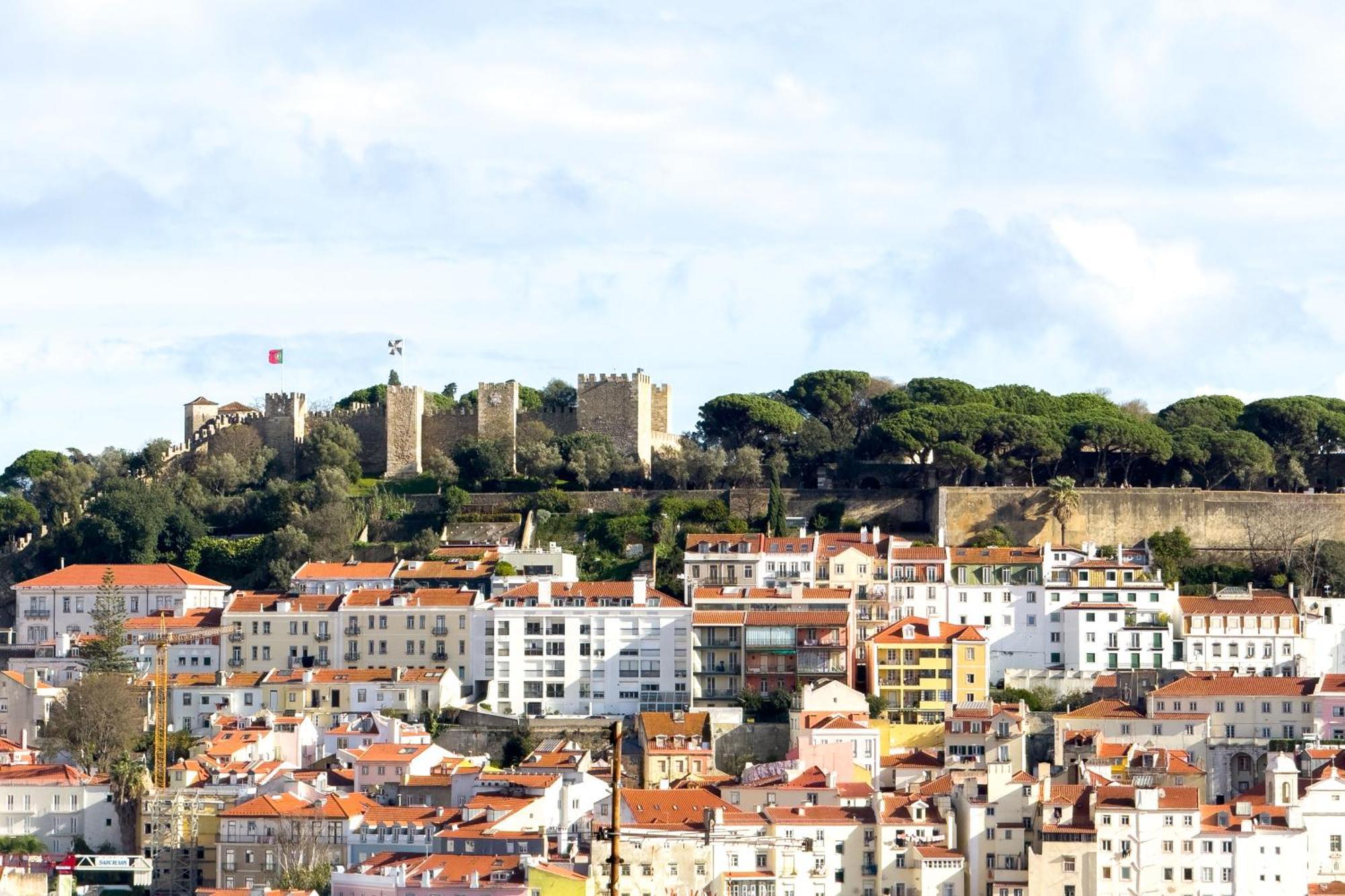 Contemporary Lisbon Apartment In Historical Chiado Eksteriør billede