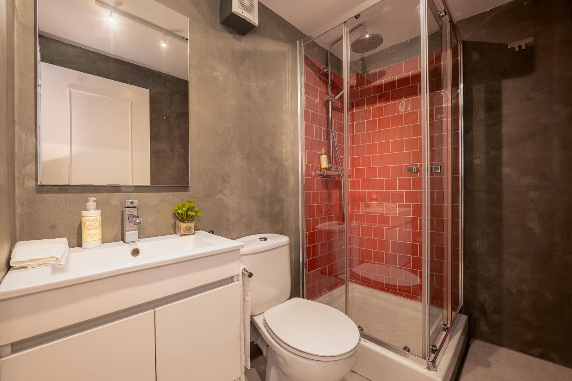 Contemporary Lisbon Apartment In Historical Chiado Eksteriør billede